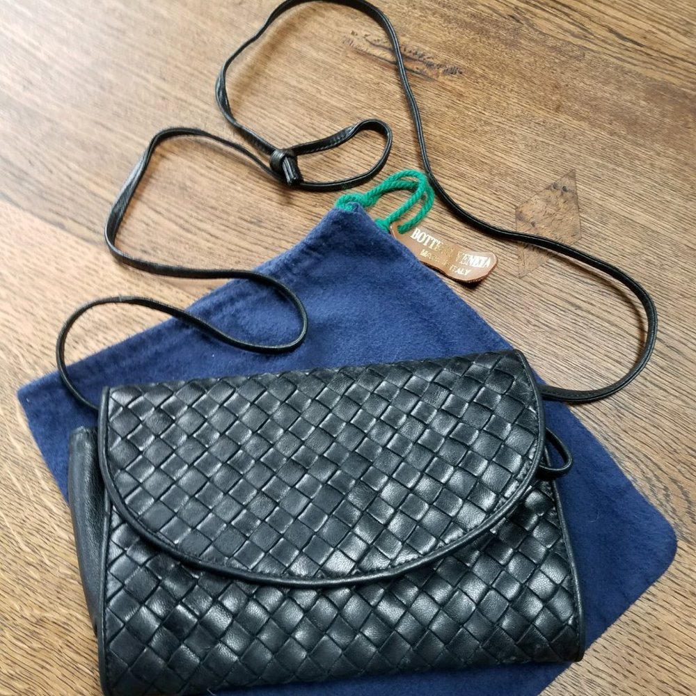 BOTTEGA VENETA BLACK LEATHER SHOULDER BAG